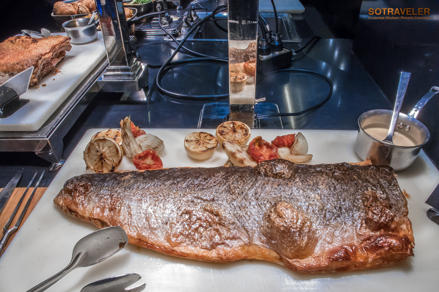 Sunday Brunch ห้องอาหาร The District Grill Room & Bar บรันช์ดีย่านทองหล่อ