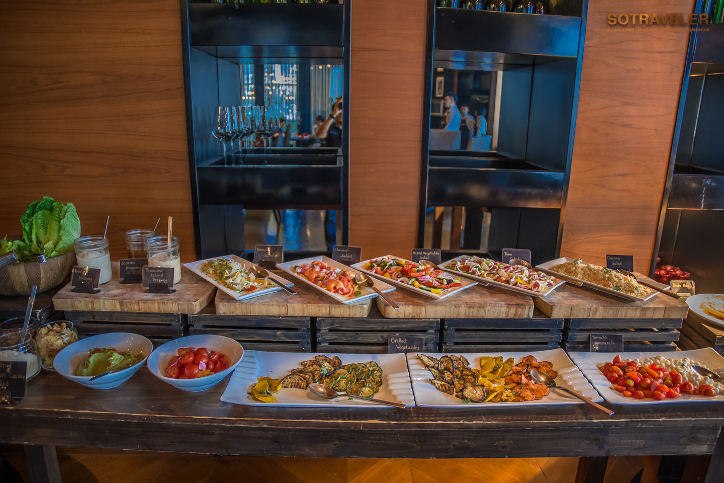 Sunday Brunch ห้องอาหาร The District Grill Room & Bar บรันช์ดีย่านทองหล่อ