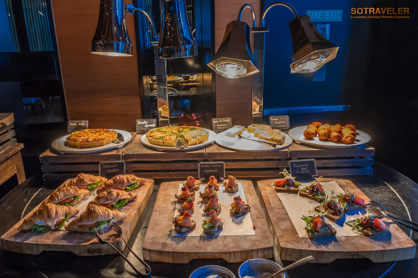 Sunday Brunch ห้องอาหาร The District Grill Room & Bar บรันช์ดีย่านทองหล่อ