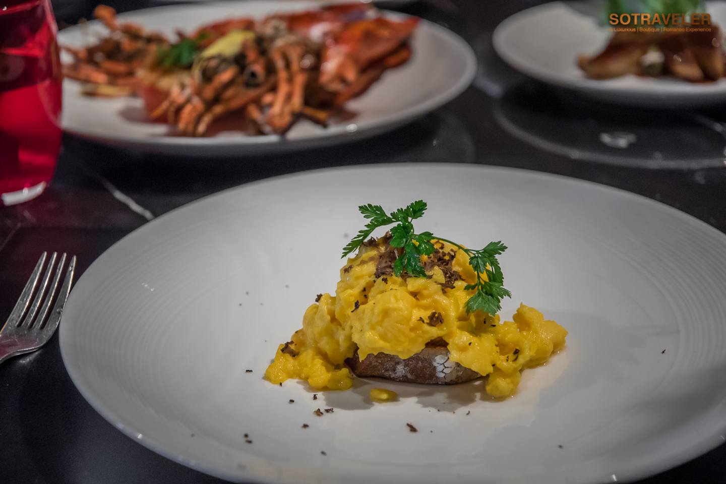 Sunday Brunch ห้องอาหาร The District Grill Room & Bar บรันช์ดีย่านทองหล่อ