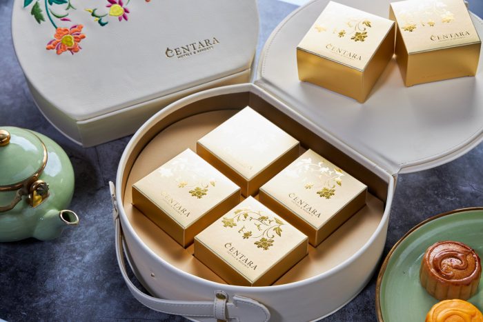 MOONCAKES FROM DYNASTY CENTARA GRAND LADPRAO