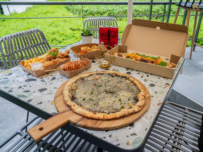 Cafe Eiffel Eiffel Pizza Bar Velaa Lang Suan