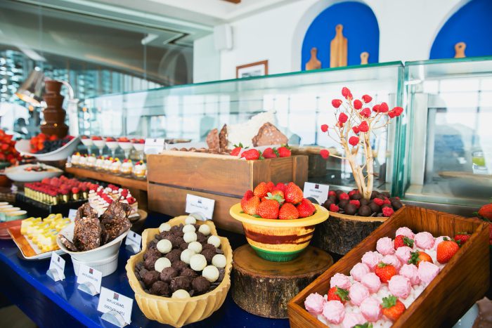 Buffet Champagne Brunch 2565 ห้องอาหาร UNO MAS โรงแรม Centara Grand CentralWorld