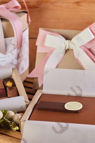 HAMPERS GRAND HYATT ERAWAN Christmas New Year 2023