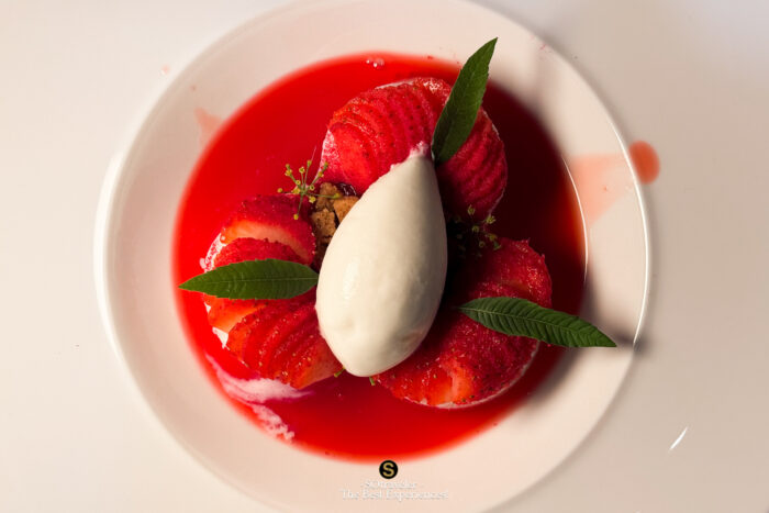 Strawberry Île Flottante