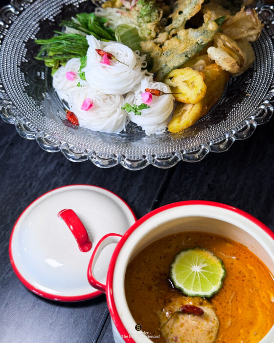 ขนมจีนน้ำพริกกุ้งนางระกำส้มซ่า