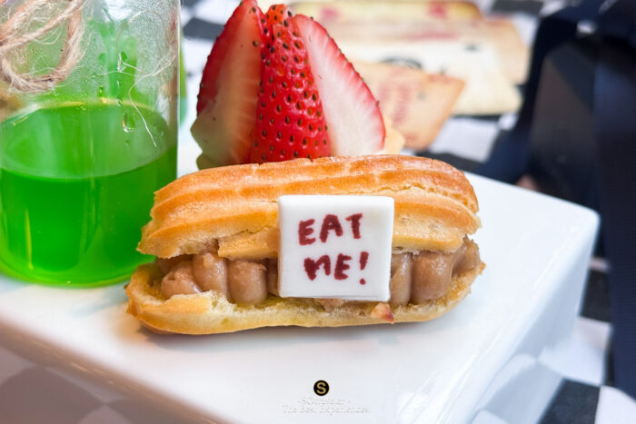 Eat Me Éclair