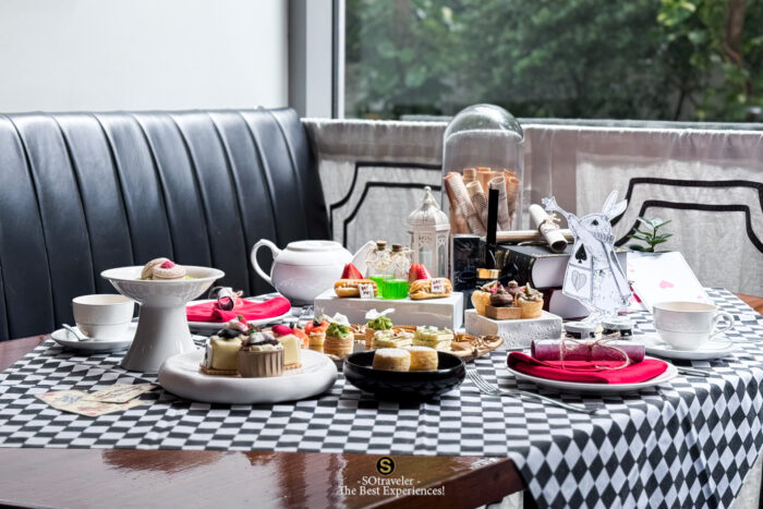 Alice in Wonderland Afternoon Tea Set