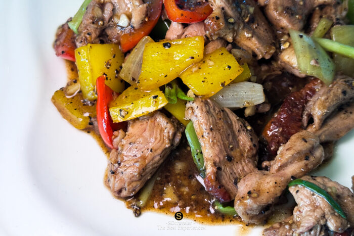 เนื้อเป็ดผัดพริกไทยดำ