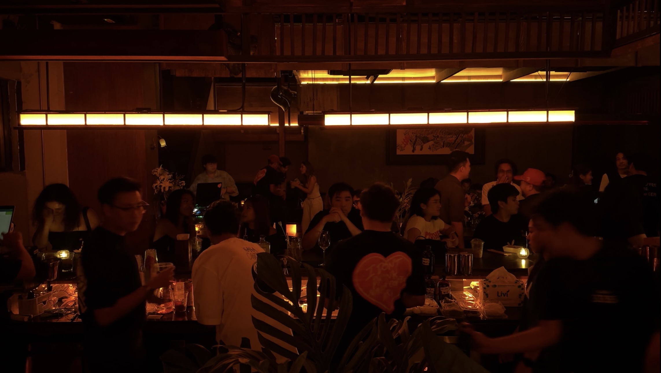 BAR 335 ฉลองครบรอบ 6 ปีแห่งเสียงดนตรี ศิลปะ และมิตรภาพ