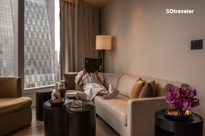 Rooftop Bar ชั้นบนสุดของ Park Hyatt Bangkok วิวเมืองกรุงเทพฯ ยามค่ำสุดโรแมนติก