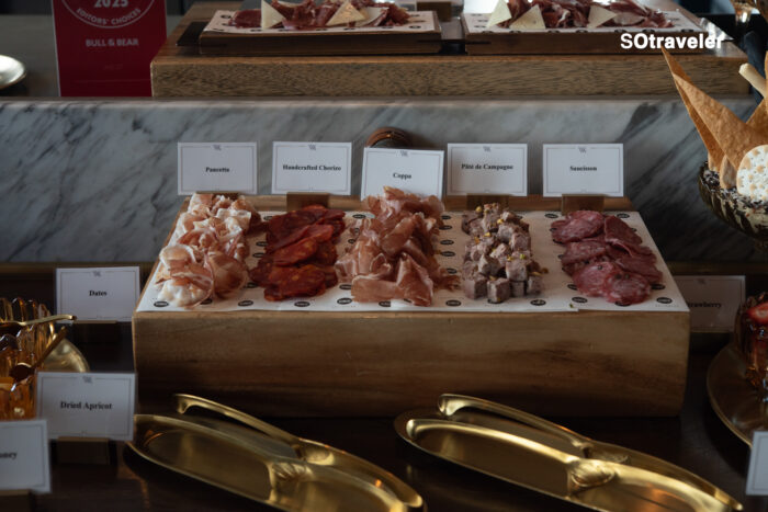 surf-turf-extravaganza-weekend-bull-and-bear-waldorf-astoria-bangkok