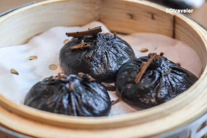 เสี่ยวหลงเปาไก่ดำ