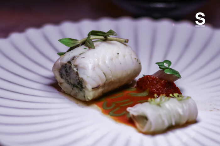 ปลาบู่หมักสมุนไพรย่างในกะลามะพร้าว