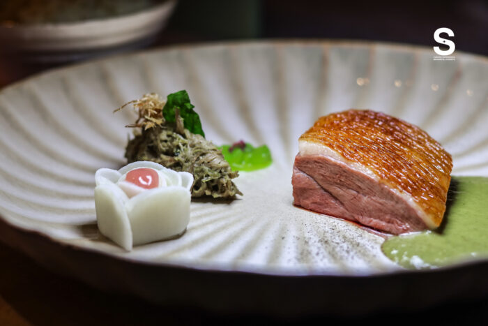 แกงเขียวหวานเป็ดย่างองุ่นดองและยอดมะพร้าว