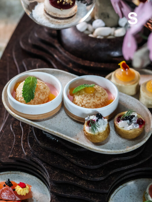 Matjes Hausfrauenart & Yen Ta Fo Chicken Dome