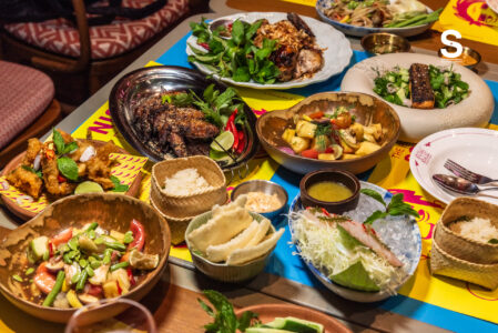 Somsak เอกมัย ร้านอาหารอีสานร่วมสมัย