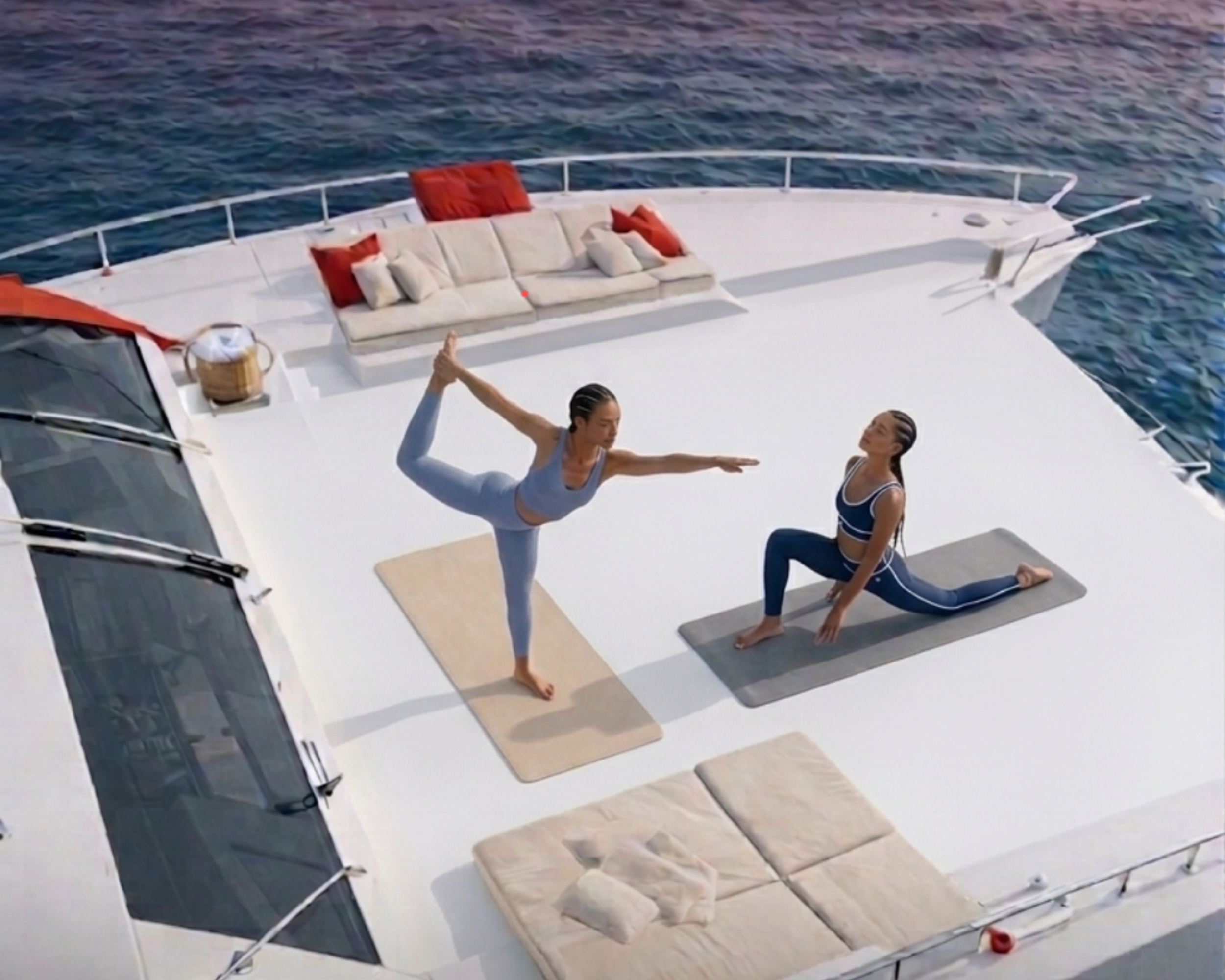 กิจกรรม Sunset Yoga บนเรือยอชต์ โดย พัทยา แมริออท รีสอร์ต แอนด์ สปา ร่วมกับ HARNN และ Jojai Club