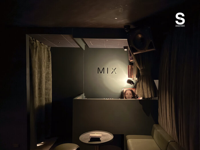 บรรยากาศภายในร้าน Xim Bangkok บาร์ค็อกเทลหรูในสุขุมวิท 49