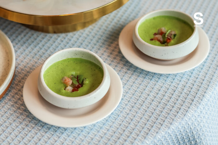 Green Pea Pesto Espuma with Shrimp and Mango Salad