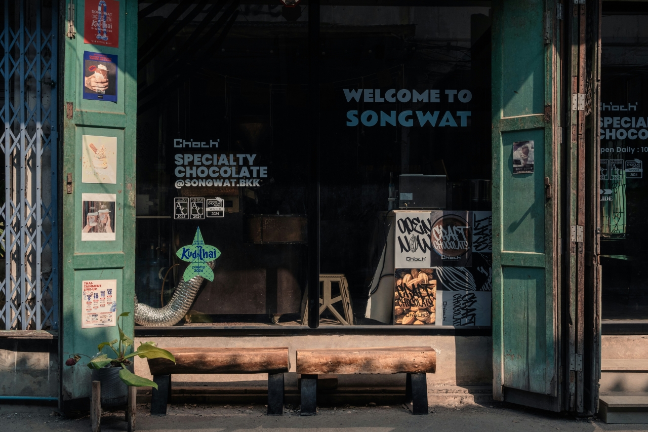 Exploring Song Wat & Talat Noi Bangkok's Heritage