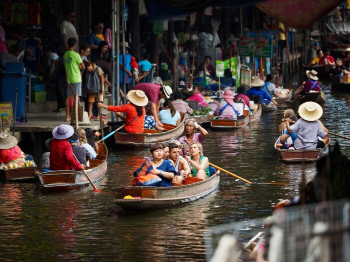 Cultural rules etiquette and laws in Thailand